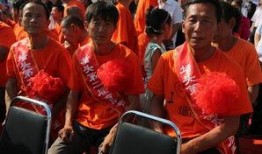 府谷吃瓜视频,揭秘当地特色美食背后的故事