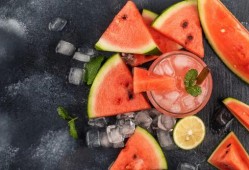 吃瓜动作怎么做,揭秘吃瓜动作背后的时尚密码