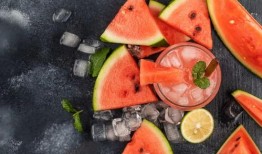 吃瓜动作怎么做,揭秘吃瓜动作背后的时尚密码