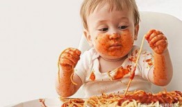 吃瓜洗脸吃饭的图片