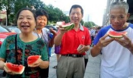 吃瓜群众 来排队