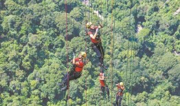 石牛山吃瓜,畅享清凉，品味山野风情